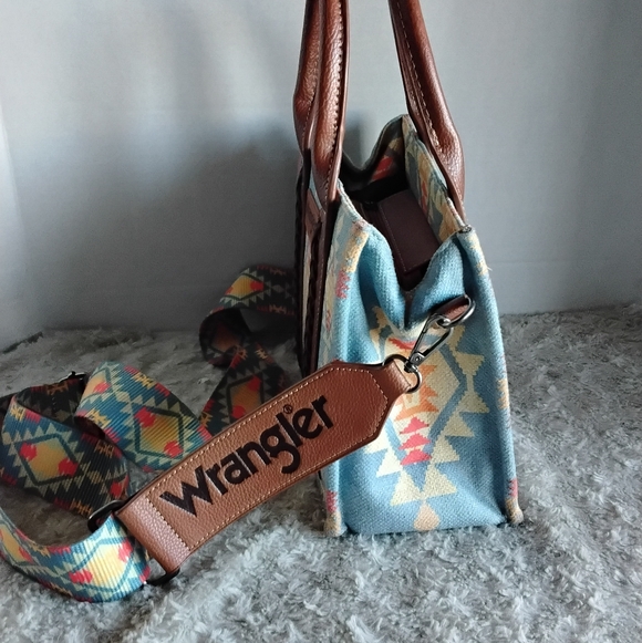 Wrangler Southwestern Pattern Bag With Adjustable Strap And Handles SUPER CLEAN - Picture 5 of 9